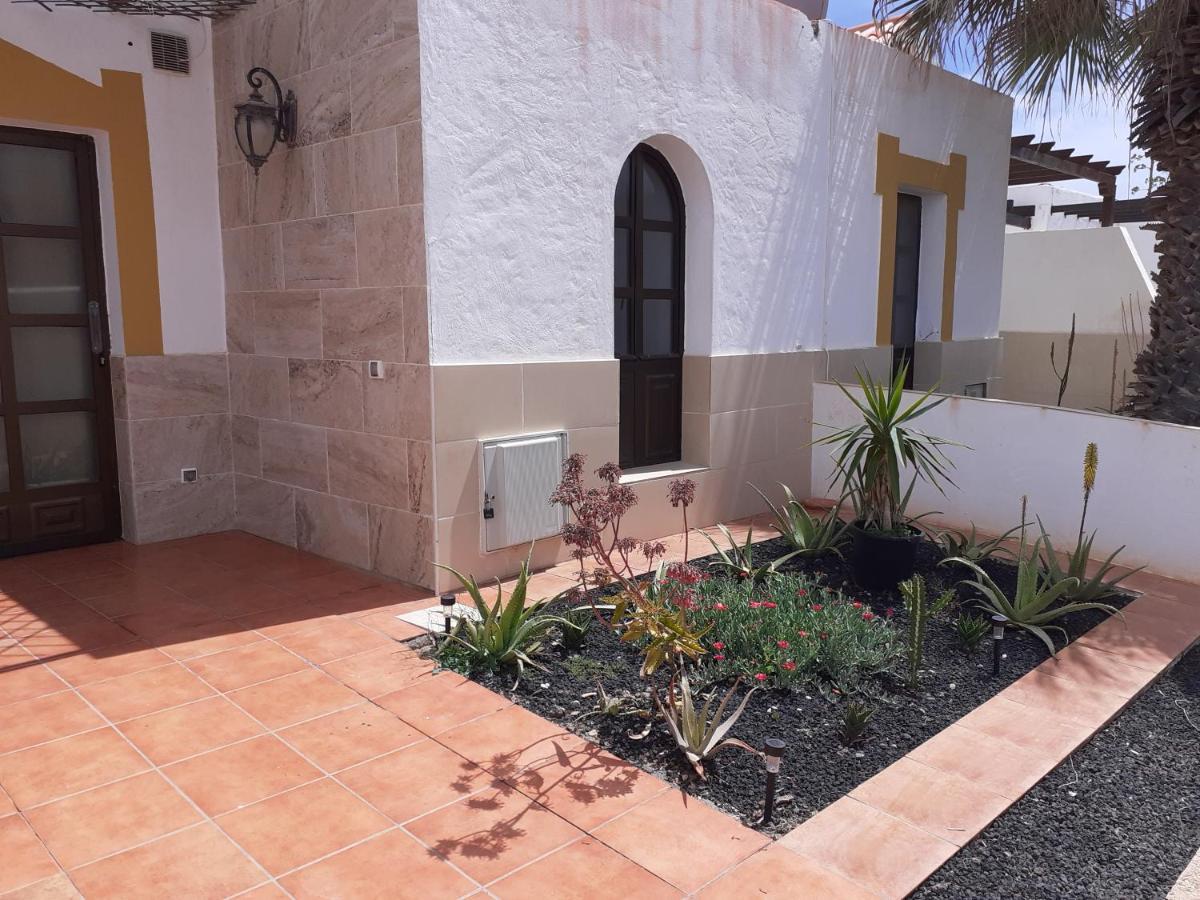 Beautiful coastline bungalow near the ocean 50 m Apartment Costa De Antigua Exterior foto